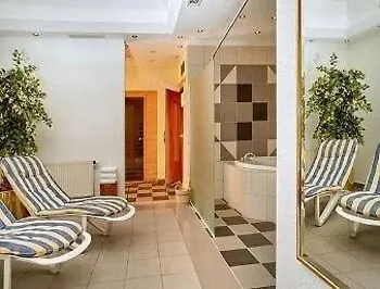 Hotel H+ 4*
