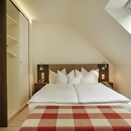 Hotel H+ 4*