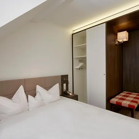 酒店 纽伦堡h+酒店 4*